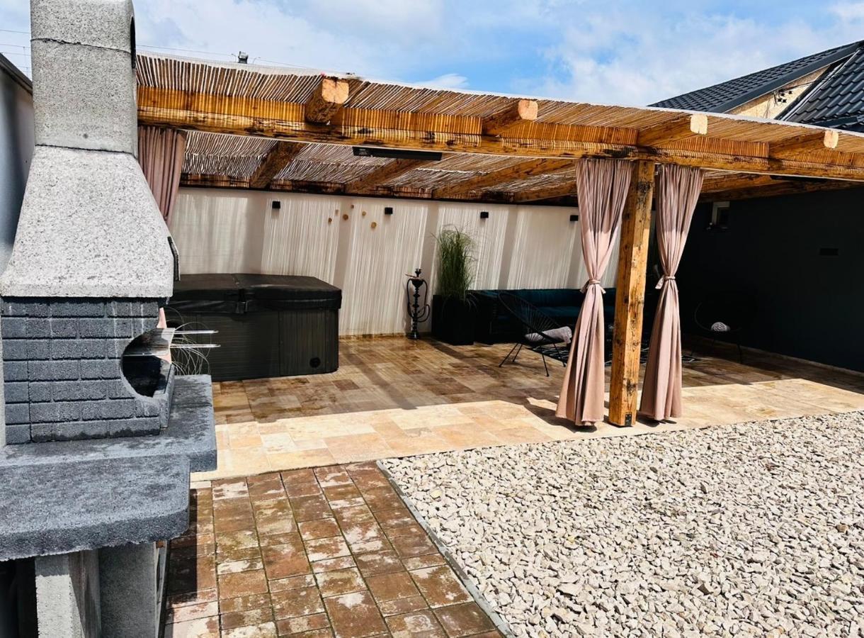 Villa 3 Медиаш Экстерьер фото